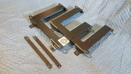 FJ60 up to 1986 BMW seat bracket image 0